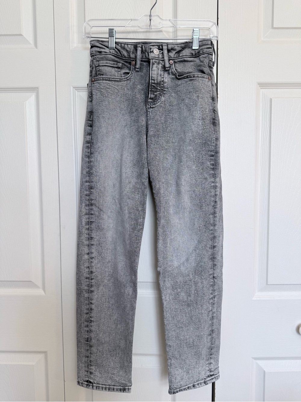 Express Women's Boyfriend Style Cropped Jeans